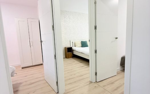 Piso de 4 dormitorios en Tráfico (Granada).