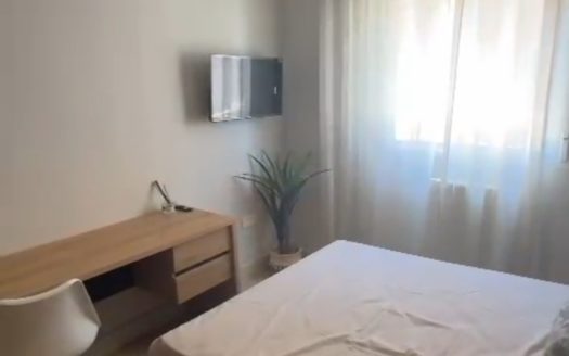 Piso de 4 dormitorios y 2 baños en Cartuja
