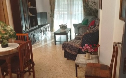 Piso de 4 dormitorios y 2 baños con calefacción central frente C.C. Alcampo