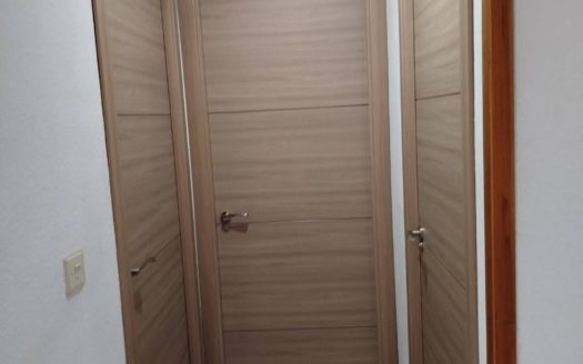 Piso de 4 dormitorios y 2 baños con calefacción central frente C.C. Alcampo