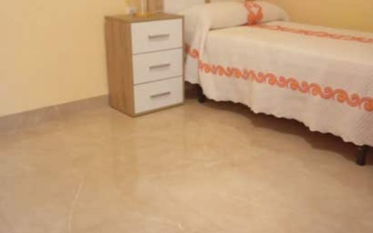 Piso de 3 dormitorios en Zaidin.