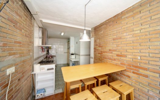 Magnífico piso de 3 dormitorios con terraza junto a Camino de Ronda