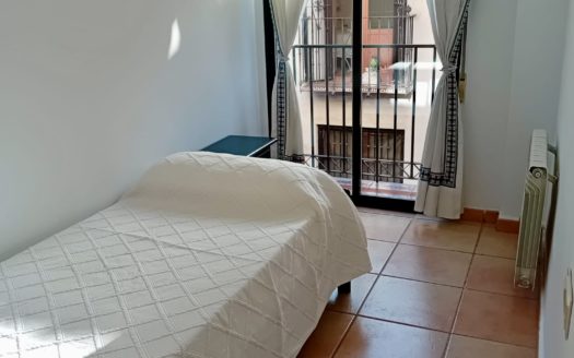 Magnífico piso de 2 dormitorios con calefacción incluida junto a Acera del Darro
