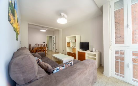 Habitaciones en piso de 4 dormitorios y 2 baños en Camino de Ronda