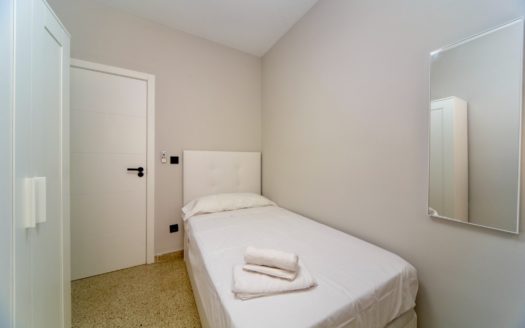 Excelente piso de 4 dormitorios y 2 baños en Camino de Ronda