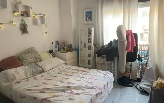 Piso de 2 dormtiorios con piscina y garaje en Parque Almunia