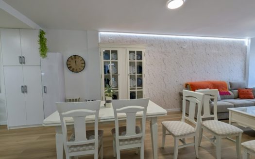 Increíble piso de 2 dormitorios con plaza de garaje incluida en Armilla