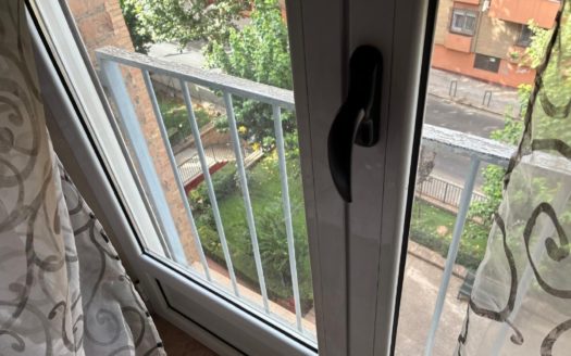 Piso de 3 dormitorios con wifi y calefacción central junto Plaza de Toros. SOLO ERASMUS.
