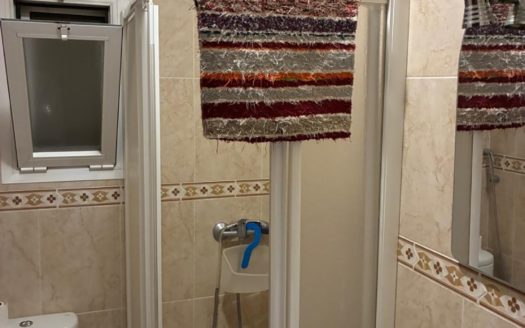 Piso de 3 dormitorios con wifi y calefacción central junto Plaza de Toros. SOLO ERASMUS.