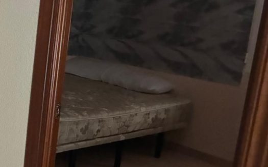 Piso de 3 dormitorios con wifi y calefacción central junto Plaza de Toros. SOLO ERASMUS.