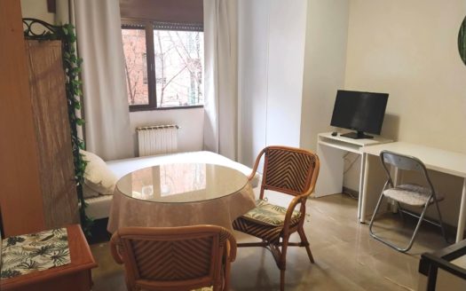 Estudio en Alquiler con calefaccion central en el centro de Granada