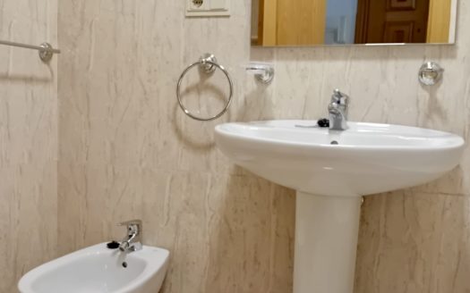 Magnífico piso de 2 dormitorios con calefacción incluida junto a Acera del Darro