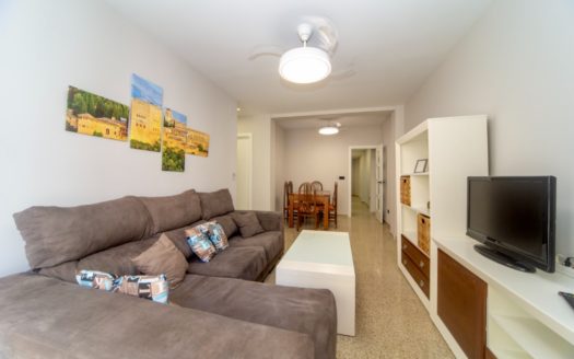 Excelente piso de 4 dormitorios y 2 baños en Camino de Ronda