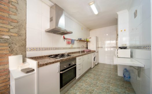 Habitaciones en piso de 3 dormitorios con terraza junto a Camino de Ronda