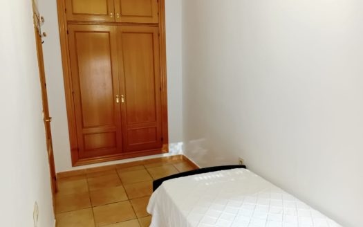 Magnífico piso de 2 dormitorios con calefacción incluida junto a Acera del Darro