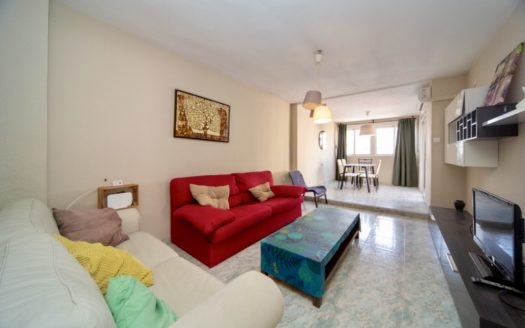 Habitaciones en piso de 3 dormitorios con terraza junto a Camino de Ronda