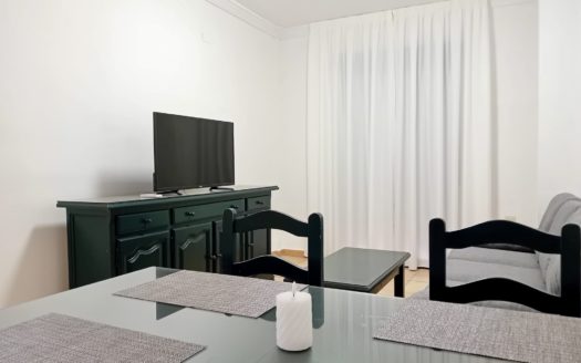 Excelente piso de 2 dormitorios con calefacción incluida junto a Acera del Darro