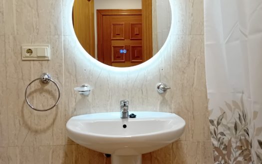 Excelente piso de 2 dormitorios con calefacción incluida junto a Acera del Darro