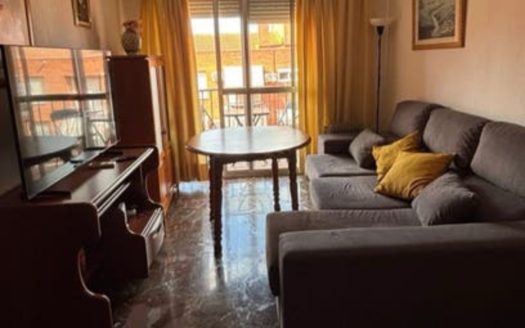 Piso de 3 dormtioriso con Garaje en Joaquina Eguaras.