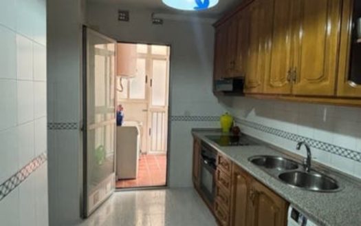 Piso de 3 dormtioriso con Garaje en Joaquina Eguaras.