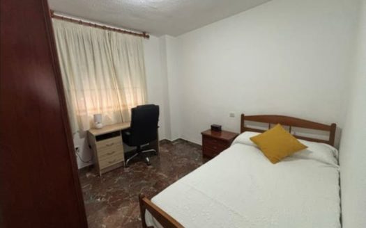 Piso de 3 dormtioriso con Garaje en Joaquina Eguaras.