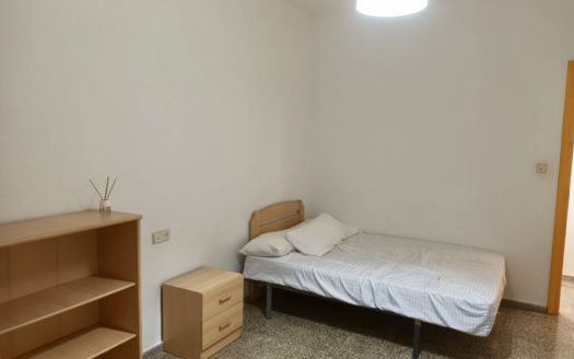 Estupendo piso de 3 dormitorios en Ancha de Capuchinos