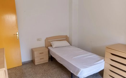 Estupendo piso de 3 dormitorios en Ancha de Capuchinos