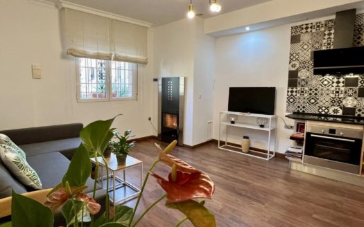 Excelente piso de 2 dormitorios y 2 baños con plaza de garaje y wifi incluidos en Armilla