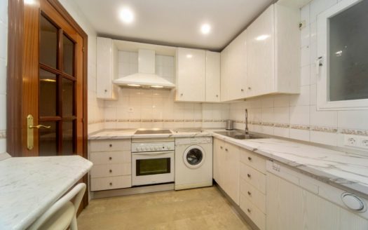 Excelente piso de 5 dormitorios y 3 baños en Camino de Ronda