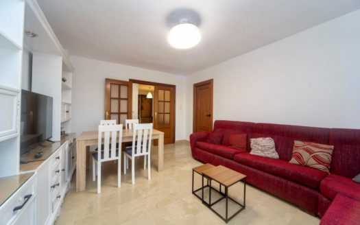 Habitaciones en piso de 5 dormitorios y 3 baños en Camino de Ronda